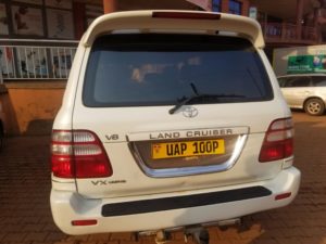 4x4 Land Cruiser V8 hire in Uganda