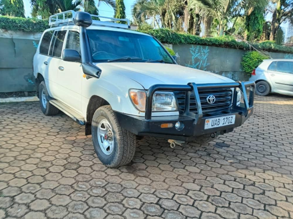 Car hire Uganda