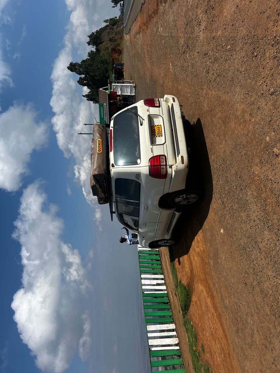 4x4 land cruiser V8/GX hire in Uganda December 2025 at $60