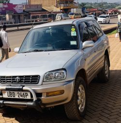 Car rental Uganda from Italy